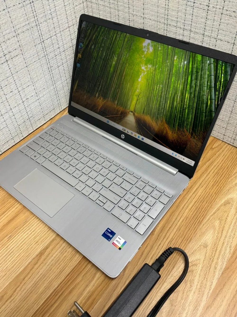 HP Laptop 15-dy2xxx 15.6